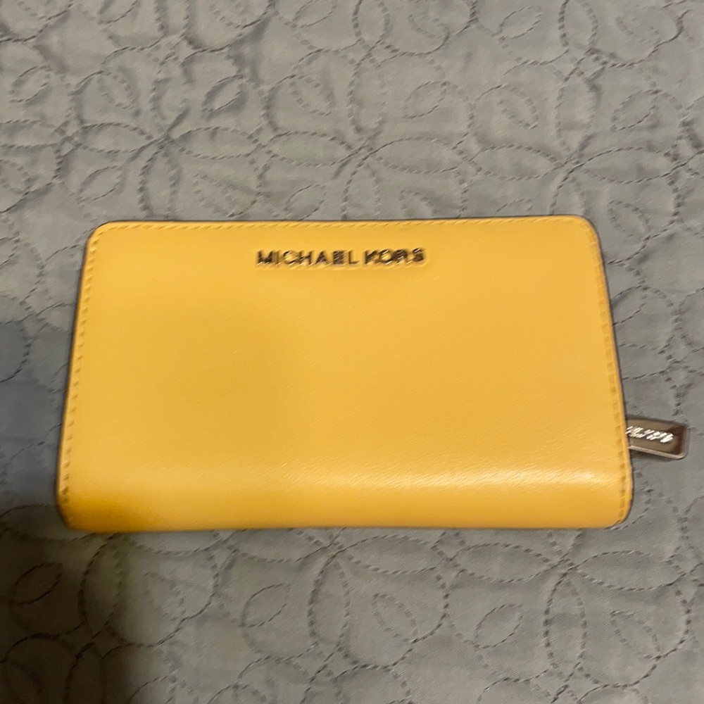 Michael kors wallet